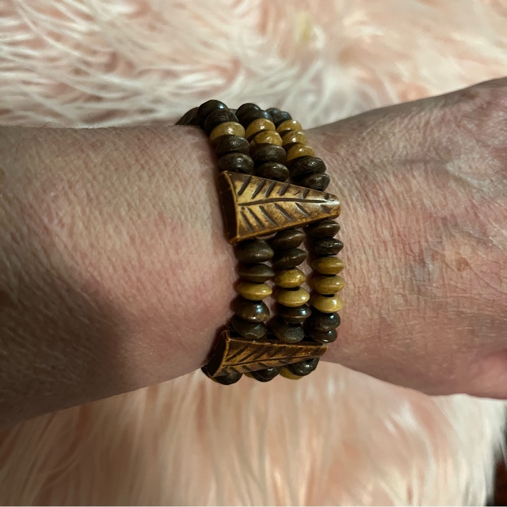 70’s Bracelet CARVED WOOD Beaded Women’s , Genuine wooden beads, (3) Strains